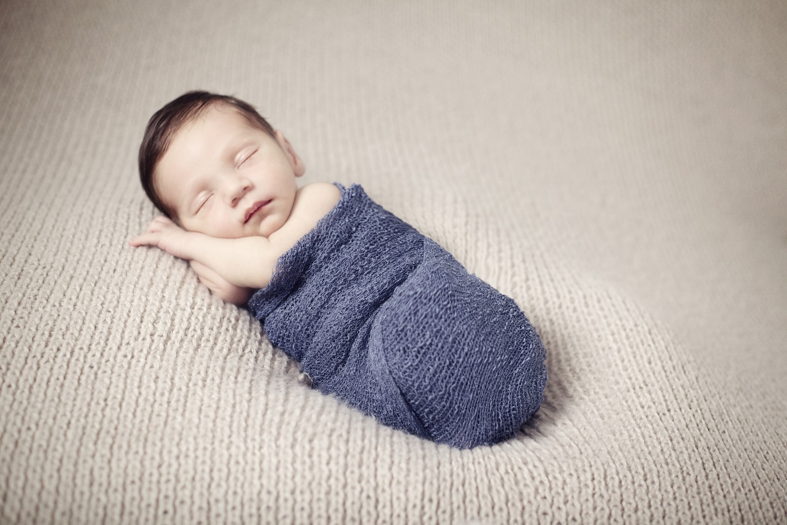 newborn_photographer_miami_boy_wrap