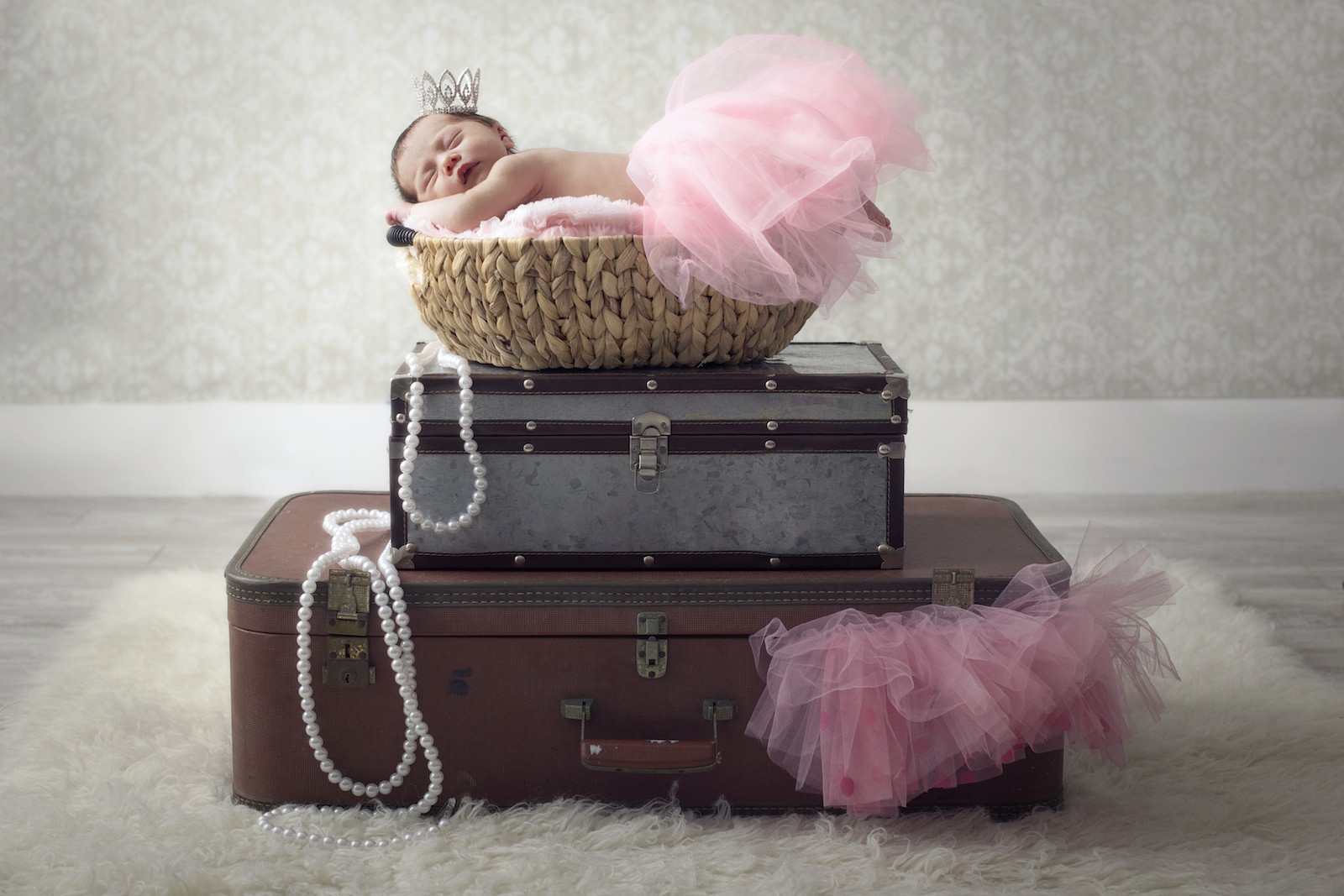 newborn_photographer_miami_girl_princess_crown